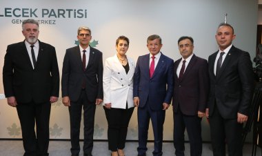 Belediye Meclis Üyesi Burçak Aytaç,  Gelecek Partisi'ne Katıldı