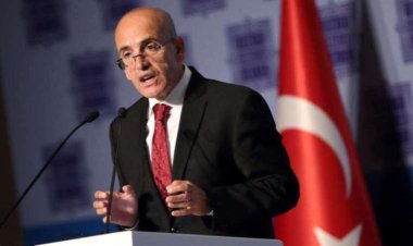 Bakan Şimşek: 'Vergi kanunlarını gözden geçiriyoruz'