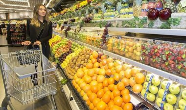 Tartıştığı eşini tabancayla vurdu