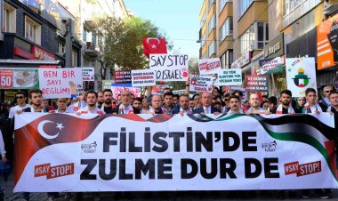 AK Parti Konya Gençlik Kolları, Gazze için yürüdü