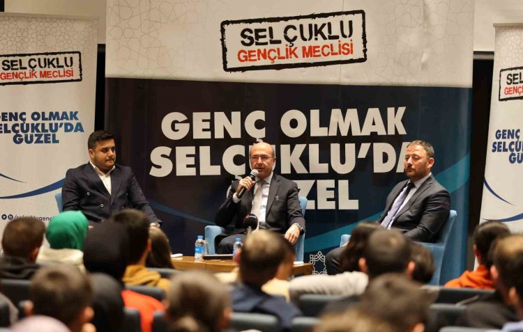 Pekyatırmacı: “Her zaman gençlerimizin,  öğrencilerimizin yanındayız"