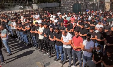 Mescid-i Aksa'da dördüncü cuma:  Gaz bombasıyla müdahale edildi