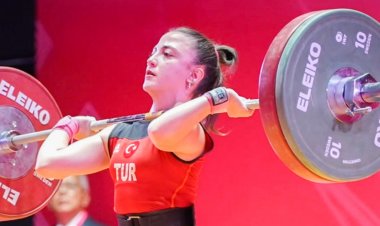 Milli halterci Cansu Bektaş’tan  dünya şampiyonu oldu