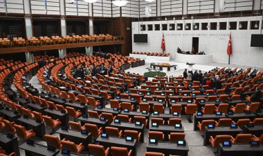 600 milletvekilinden 61’i partilerden istifa etti