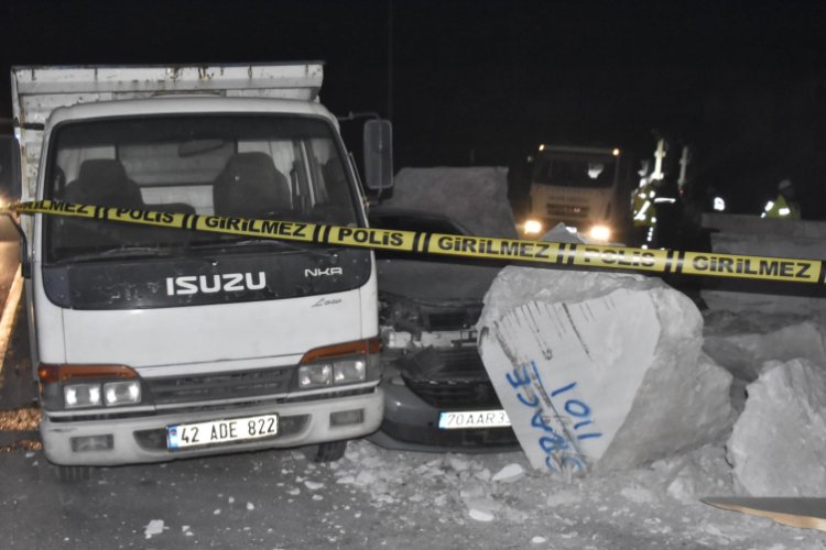 Mermer yüklü tır kaza yaptı! 5 yaralı