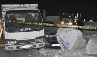 Mermer yüklü tır kaza yaptı! 5 yaralı