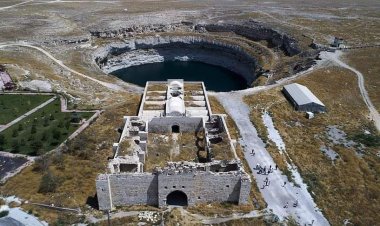 Kızören Obruğu ve Obruk Hanı