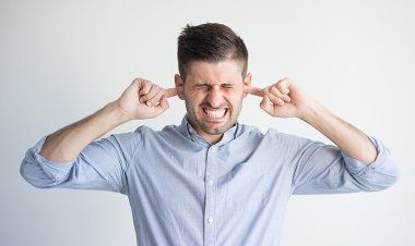 Kulak damlalarından cep telefonlarına kulak sağlığını etkileyen 7 tehlike