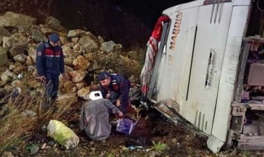 Mersin'de devrilen yolcu otobüsündeki  9 kişi öldü, 30 kişi yaralandı