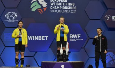 AYSEL ÖZKAN HALTER ŞAMPİYONASI'NDA  AVRUPA ÜÇÜNCÜSÜ OLDU