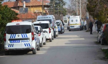 Yalnız yaşayan adam evinde  satırla öldürülmüş halde bulundu