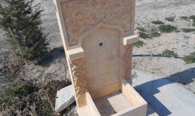 Mezarlıktaki çeşmelerin musluklarını çaldılar