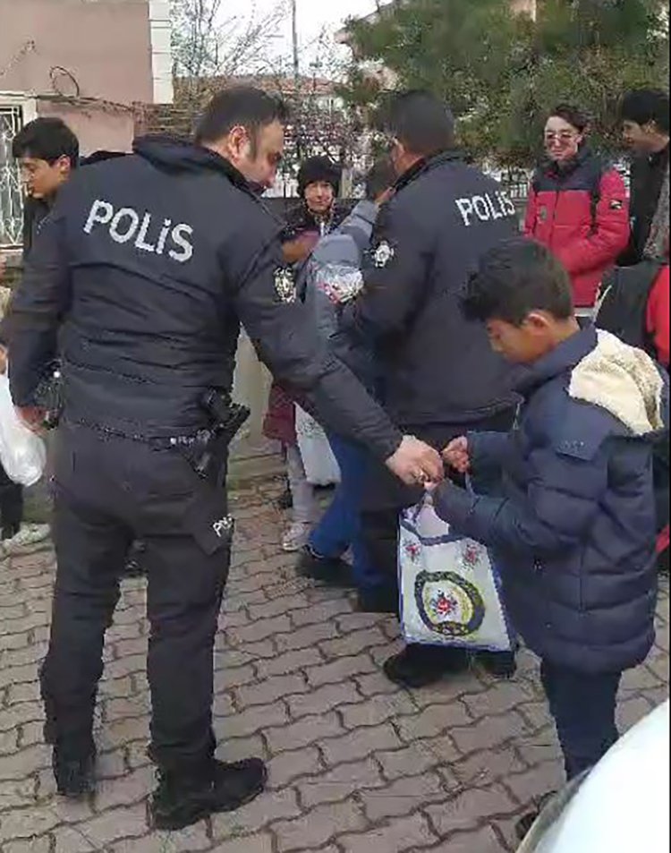 Konya’da polis ekipleri 192 aranan şahsı yakaladı