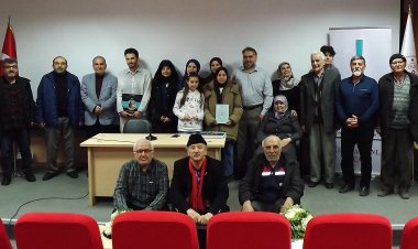 Konya Aydınlar Ocağı’nın Yılın Annesi seçtiği Sakine Yamaç ve eşi Recep Yamaç 12 çocuklu hayat hikâyelerini anlattı.  “Akran kardeşler birbirini yetiştiriyor”