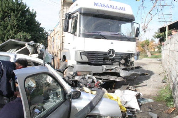 HATAYDA TRAFİK KAZASI 6 ÖLÜ !