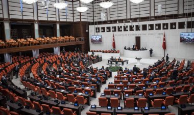 Yerel seçimlerin ardından TBMM'de  sandalye dağılımı değişti