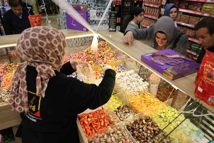 Konya’da Ramazan Bayramı’na sayılı günler kala alışveriş telaşı başladı