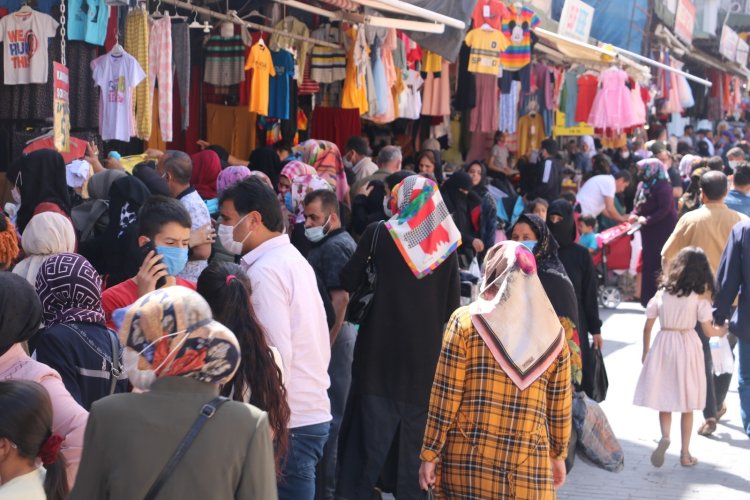 Konya'da Ramazan Bayramı'na sayılı  günler kala alışveriş telaşı başladı