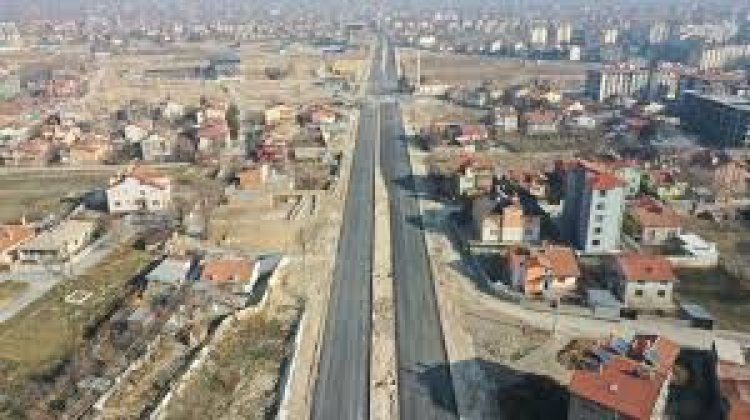 Konya merkezde önemli bir  cadde daha yenileniyor