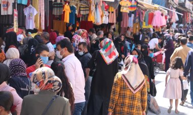 Konya'da Ramazan Bayramı'na sayılı  günler kala alışveriş telaşı başladı