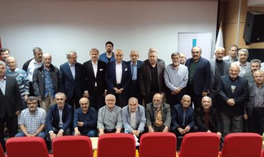 Konya Aydınlar Ocağı eğitimci, işadamı siyasetçi Mustafa Kabakcı’nın 70. yaşında saygı gecesi düzenledi. Kabakcı: “Tarih ve kültür peşimizi bırakmıyor”