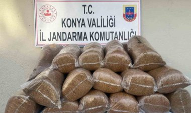 Otomobildeki 135 kilo kaçak tütün jandarmaya yakalandı