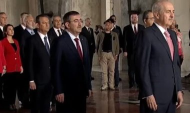 Devlet erkanı Anıtkabir'de! 23 Nisan töreninde tek genel başkan…