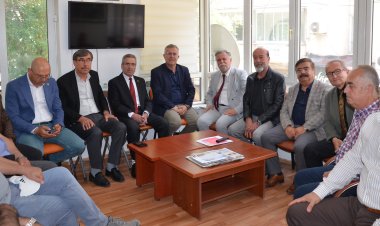 CHP’den, Eğitim-İş’e hayırlı olsun ziyareti