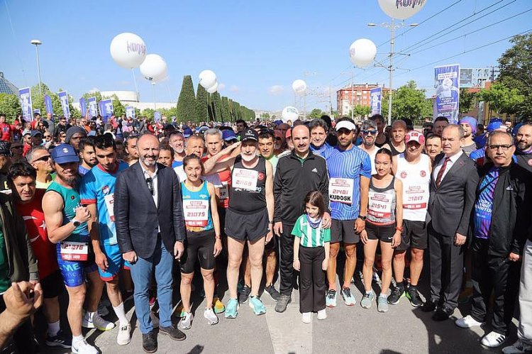 3. Uluslararası Konya Yarı Maratonu büyük bir coşkuyla koşuldu