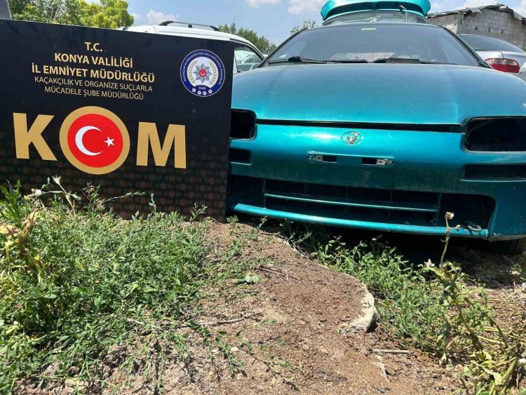 Konya’da gümrük kaçağı araç, sahte plakalar ele geçirildi