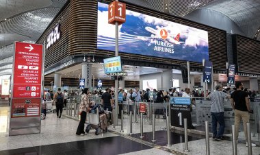 Sabiha Gökçen'de yolcu ve uçuş rekoru