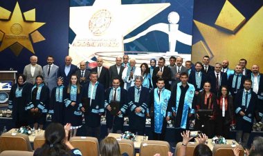 NEÜ’nün yıldızları ödül gecesinde parladı