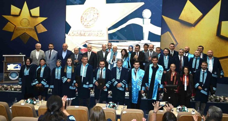 NEÜ Akademi Ödülleri 2024 Törenle Sahiplerini Buldu