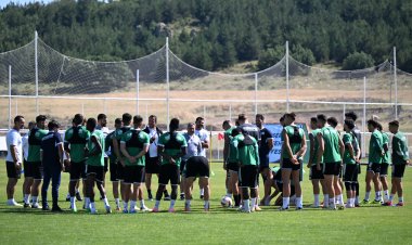 Konyaspor'un teknik direktörü Ali Çamdalı'dan  mesaj: Yuvadaki çift başlı kartaldan korkun
