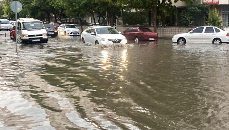 Konya'da sağanak etkili oldu