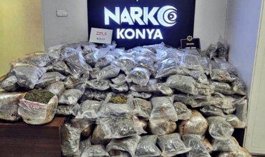 Araç içerisinden 225 kilo uyuşturucu madde çıktı