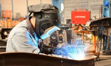 Sanayi üretimi yıllık bazda geriledi