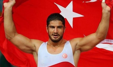 TAHA AKGÜL GÜREŞİ BIRAKTI!