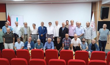 Konya Aydınlar Ocağı Başkanı Dr. Mustafa Güçlü ve araştırmacı yazar İbrahim Dıvarcı Endülüs Tarihi ve İslâm Medeniyetini anlattı. TÜRK TARİHİ YENİDEN YAZILMALI