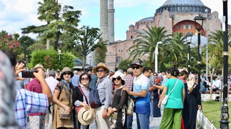 Türkiye'ye ağutosta 6,8 milyon milyon turist geldi