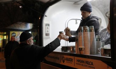 Karatay Belediyesi’nden soğuk havada sıcak çorba ikramı