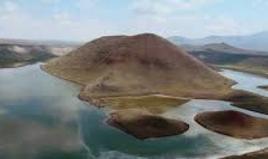 KARAPINAR’DA GÖLLER KURUMAYA YÜZ TUTTU   ( ÖZEL HABER)