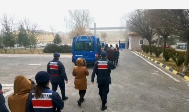 Aksaray'da girdikleri evden 115 bin liralık altın  çalan 3 kadın polis tarafından tutuklandı