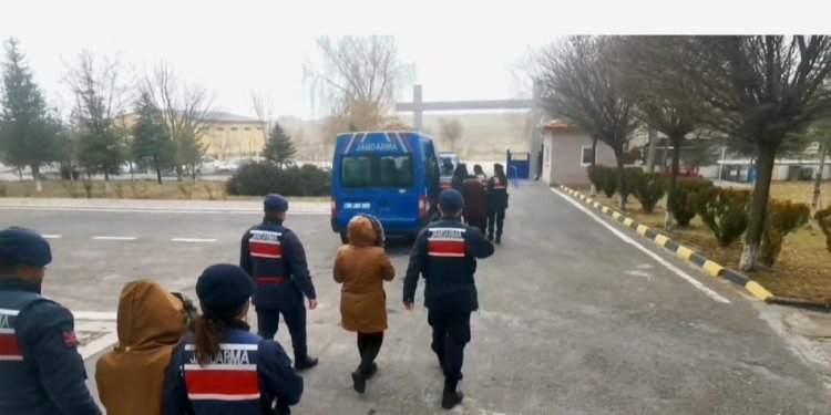 Aksaray'da girdikleri evden 115 bin liralık altın  çalan 3 kadın polis tarafından tutuklandı