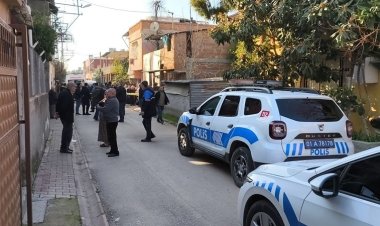 Evde boğazları kesilmiş halde bulundular