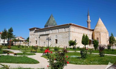 Dünya mirası kabul edildikten sonra Eşrefoğlu Camisi'ne ilgi katlandı