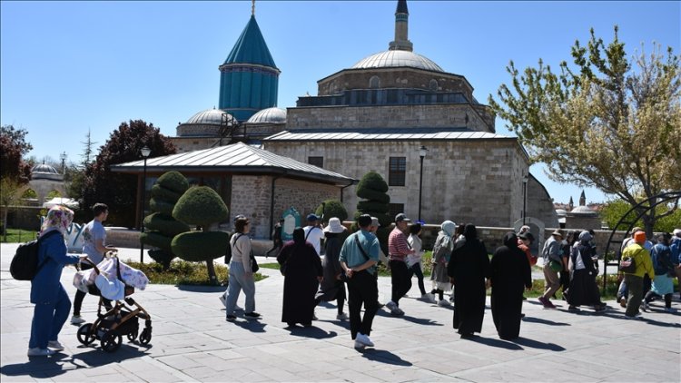 Mevlana Müzesini 9 günlük bayram tatilinde 118 bin 527 kişi ziyaret etti