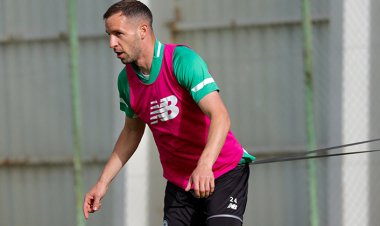 Transferde öncelik sağ bek