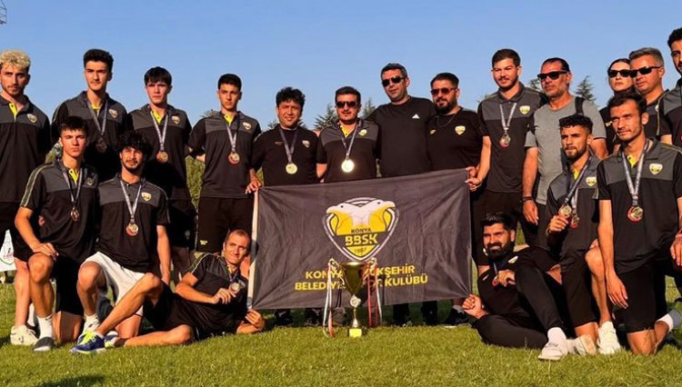 Konya Büyükşehir Süper Lig’e yükseldi