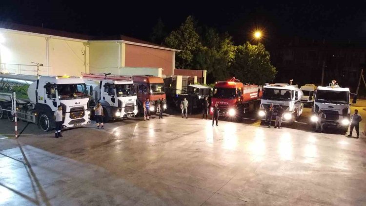 Altay: "İtfaiye ekiplerimiz Antakya’daki yangına müdahale için gece yola çıktı"